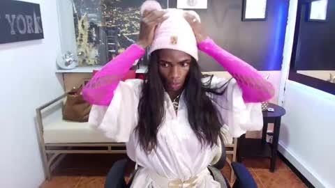 hanna_lamber online show from 02/19/25, 06:00