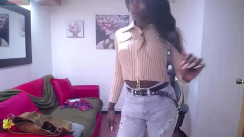 hanna_lamber online show from 09/22/25, 12:29