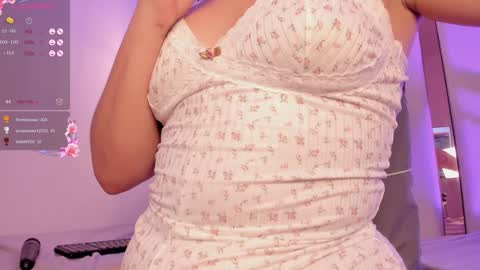 Snapshot of hanna_lee02 chatting on 01/13/25, 07:42 Hanna Lee online show from 01/13/25, 07:42