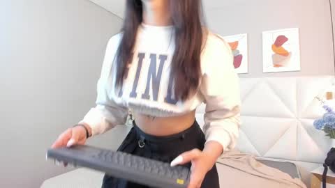 Snapshot of hanna_mitsury chatting on 04/05/26, 12:13 Hanna online show from 04/05/26, 12:13