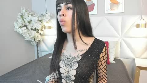 Snapshot of hanna_mitsury chatting on 04/11/26, 12:20 Hanna online show from 04/11/26, 12:20