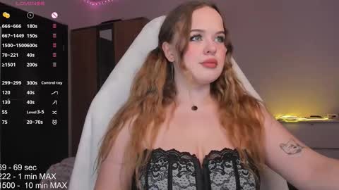 hanna montanas online show from 10/31/25, 08:43