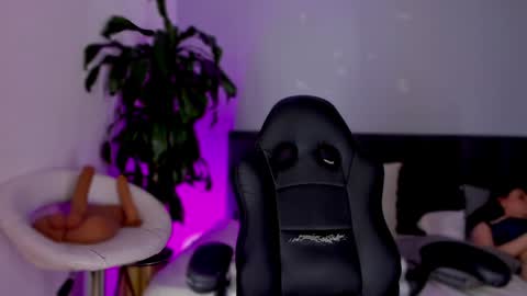 Snapshot of hanna_moonlight_ chatting on 12/14/24, 08:23 Hanna online show from 12/14/24, 08:23