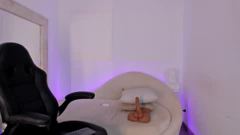 Snapshot of hanna_moonlight_ chatting on 03/04/25, 01:45 Hanna online show from 03/04/25, 01:45