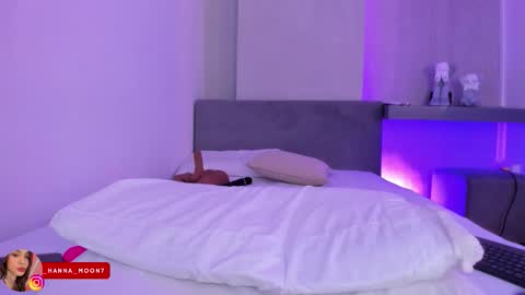 Snapshot of hanna_moonlight_ chatting on 12/14/25, 09:30 Hanna online show from 12/14/25, 09:30