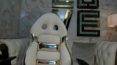 EVA online show from 12/22/25, 10:12