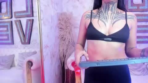 EVA online show from 05/05/26, 02:08