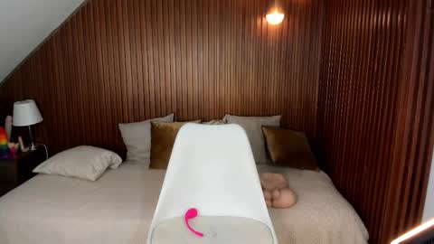 Snapshot of hanna_weist1 chatting on 11/26/25, 05:19 Akane Tendo online show from 11/26/25, 05:19