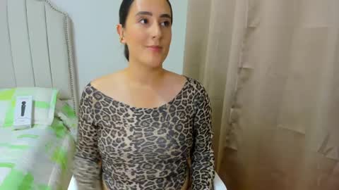 Snapshot of hannaa86 chatting on 09/25/25, 12:36 Hanna online show from 09/25/25, 12:36