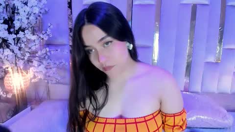 hannacollins_2 online show from 02/01/26, 01:09