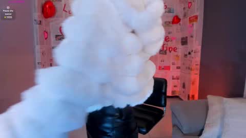  Hanna Connor  online show from 02/13/26, 09:00