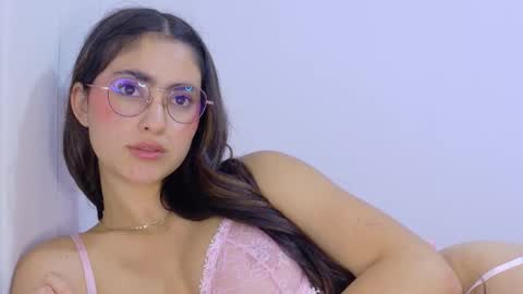 Snapshot of hannaconnorr chatting on 12/16/25, 02:38 Hanna Connor online show from 12/16/25, 02:38