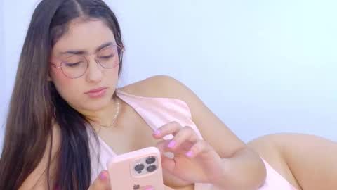 Snapshot of hannaconnorr chatting on 12/17/25, 06:03 Hanna Connor online show from 12/17/25, 06:03