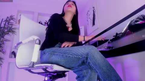 HANNAH HOWELL online show from 07/01/26, 09:33