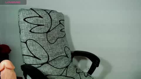 Snapshot of hannah_kiim chatting on 11/05/25, 10:10 hannah kiim online show from 11/05/25, 10:10