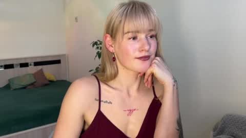 hannah levis  online show from 04/04/26, 02:25