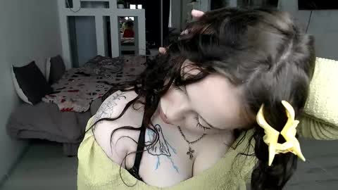 Snapshot of hannah_xxbaby chatting on 02/18/26, 10:44 Hannah online show from 02/18/26, 10:44