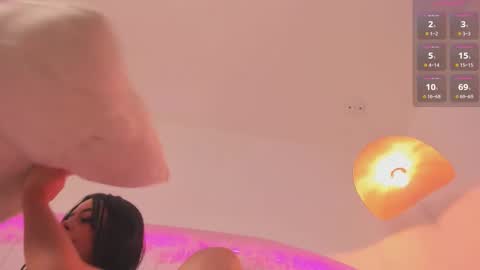 hannah  online show from 12/19/25, 03:57