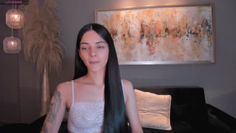 Snapshot of hannahjamesx chatting on 12/15/24, 07:31 HANNAH J online show from 12/15/24, 07:31