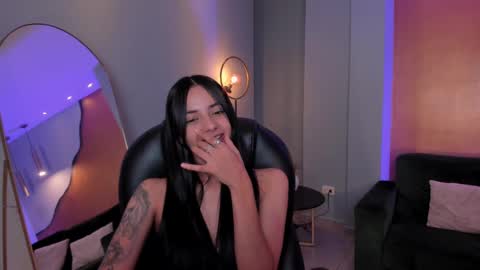 Snapshot of hannahjamesx chatting on 02/20/25, 01:25 HANNAH J online show from 02/20/25, 01:25