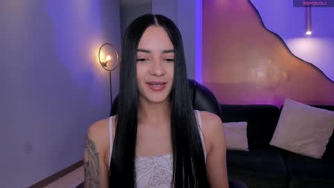 Snapshot of hannahjamesx chatting on 02/20/25, 07:08 HANNAH J online show from 02/20/25, 07:08