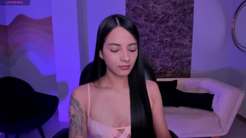 Snapshot of hannahjamesx chatting on 02/26/25, 06:54 HANNAH J online show from 02/26/25, 06:54