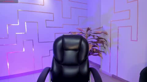 Snapshot of hannahjamesx chatting on 09/15/25, 06:08 HANNAH J online show from 09/15/25, 06:08