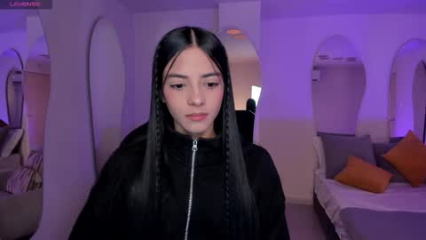 Snapshot of hannahjamesx chatting on 11/01/25, 07:05 HANNAH J online show from 11/01/25, 07:05