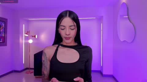 Snapshot of hannahjamesx chatting on 11/21/25, 07:01 HANNAH J online show from 11/21/25, 07:01