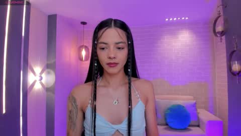 Snapshot of hannahjamesx chatting on 12/17/25, 07:20 HANNAH J online show from 12/17/25, 07:20