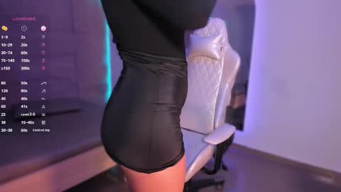 hannahmonttgomery  Help me reach 100 Hands up online show from 02/12/26, 05:41