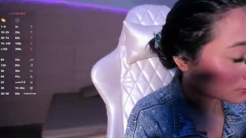 hannahmonttgomery  Help me reach 100 Hands up online show from 02/21/26, 04:41