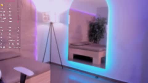 hannahmonttgomery  Help me reach 100 Hands up online show from 03/12/26, 04:24