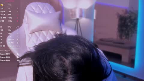 hannahmonttgomery  Help me reach 100 Hands up online show from 03/17/26, 04:21