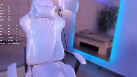 hannahmonttgomery  Help me reach 100 Hands up online show from 03/20/26, 04:45