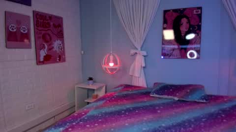 Hannah online show from 12/22/25, 12:02