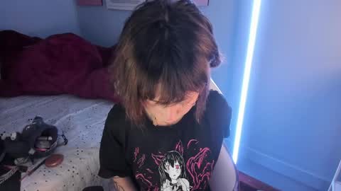Snapshot of hannahpage chatting on 05/08/26, 12:10 Hannah online show from 05/08/26, 12:10