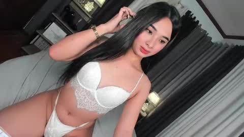 Hannah online show from 01/20/25, 02:22