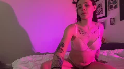 Hannah Taylor online show from 02/15/26, 07:51