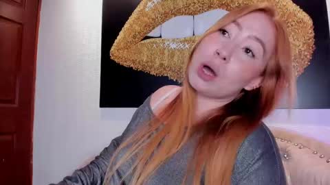 hannamartinn_ online show from 10/28/25, 04:31