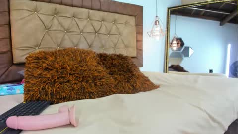 Hanna online show from 10/31/25, 12:50