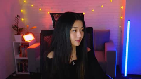 Snapshot of hannarosie chatting on 11/21/25, 07:12 hannarosie online show from 11/21/25, 07:12