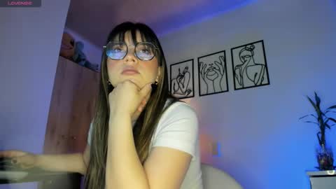   hannasofia x        Schedule 700 -1400GTM-5 online show from 11/14/25, 09:13