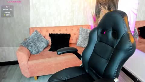 Hanna online show from 11/27/25, 08:44