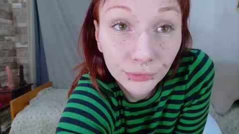 Snapshot of hannaxo1 chatting on 07/15/26, 12:49 Hannah online show from 07/15/26, 12:49