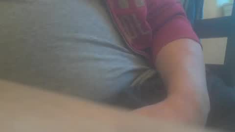 hannes_k online show from 01/10/25, 03:37