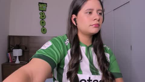 taylor live   online show from 10/22/25, 07:35