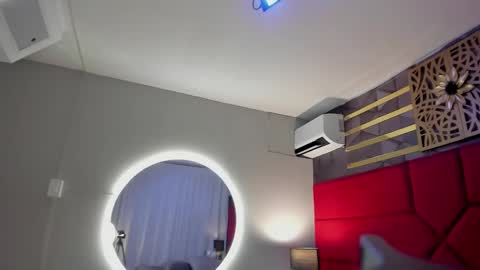 Snapshot of hanny_milf_ chatting on 03/04/25, 11:40 HANNY online show from 03/04/25, 11:40