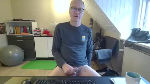 Snapshot of hanse_1 chatting on 12/12/24, 09:51 Hanse online show from 12/12/24, 09:51