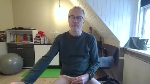 Snapshot of hanse_1 chatting on 12/30/24, 10:53 Hanse online show from 12/30/24, 10:53